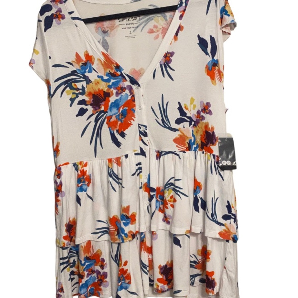 Torrid size 1 Brand new and slimming shirt